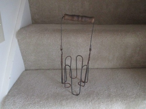 Vintage rustic wire caddy - vintage,